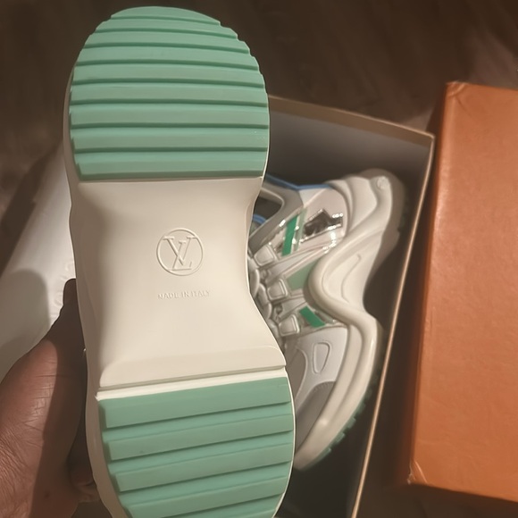Louis Vuitton Archlight Sneakers - Picture 2 of 6